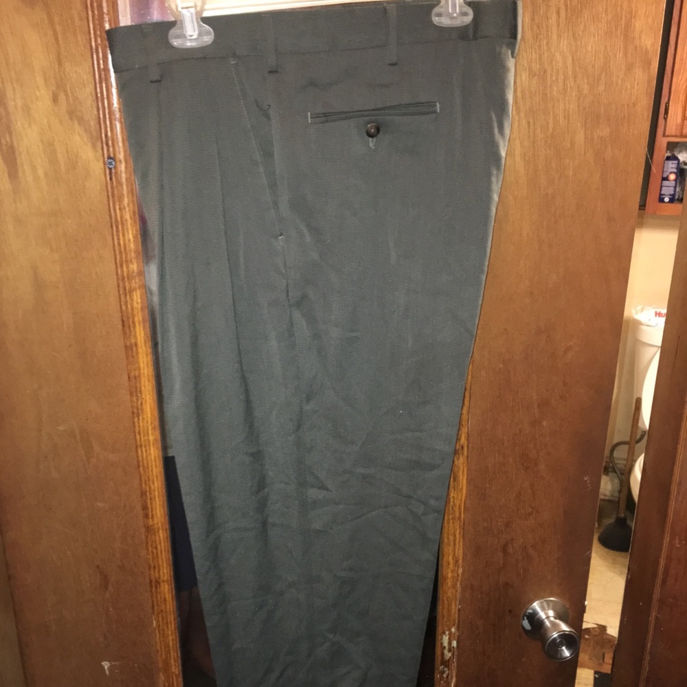 Men’s Alexander Julian dress pants